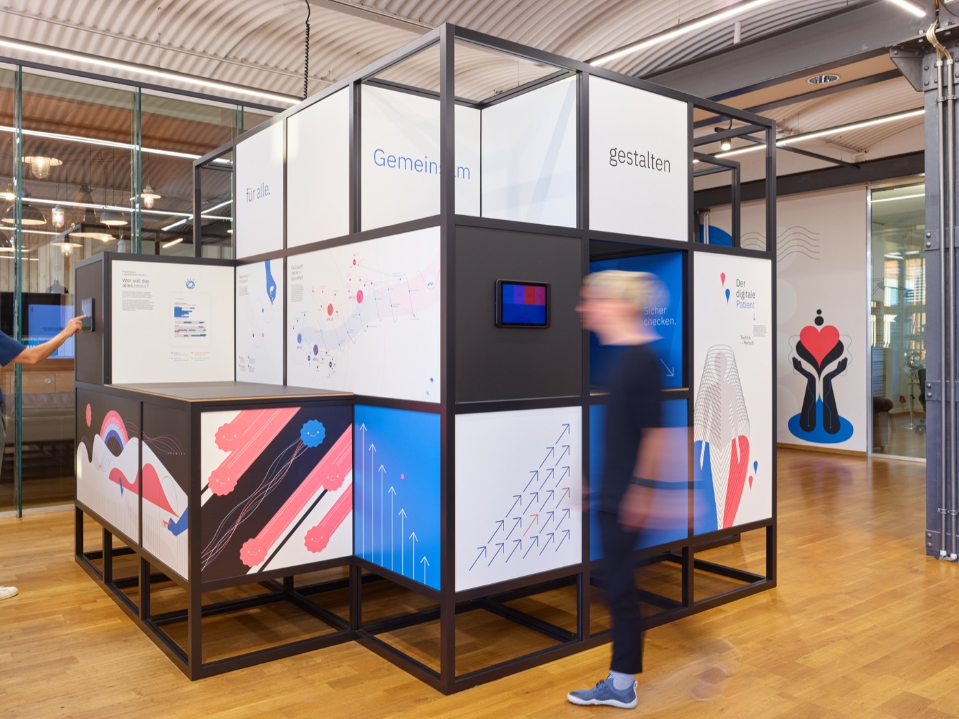IBM-IX Health Lab, Veranstaltungs- und Ausstellungsbereich mit Ausstellungsmöbel